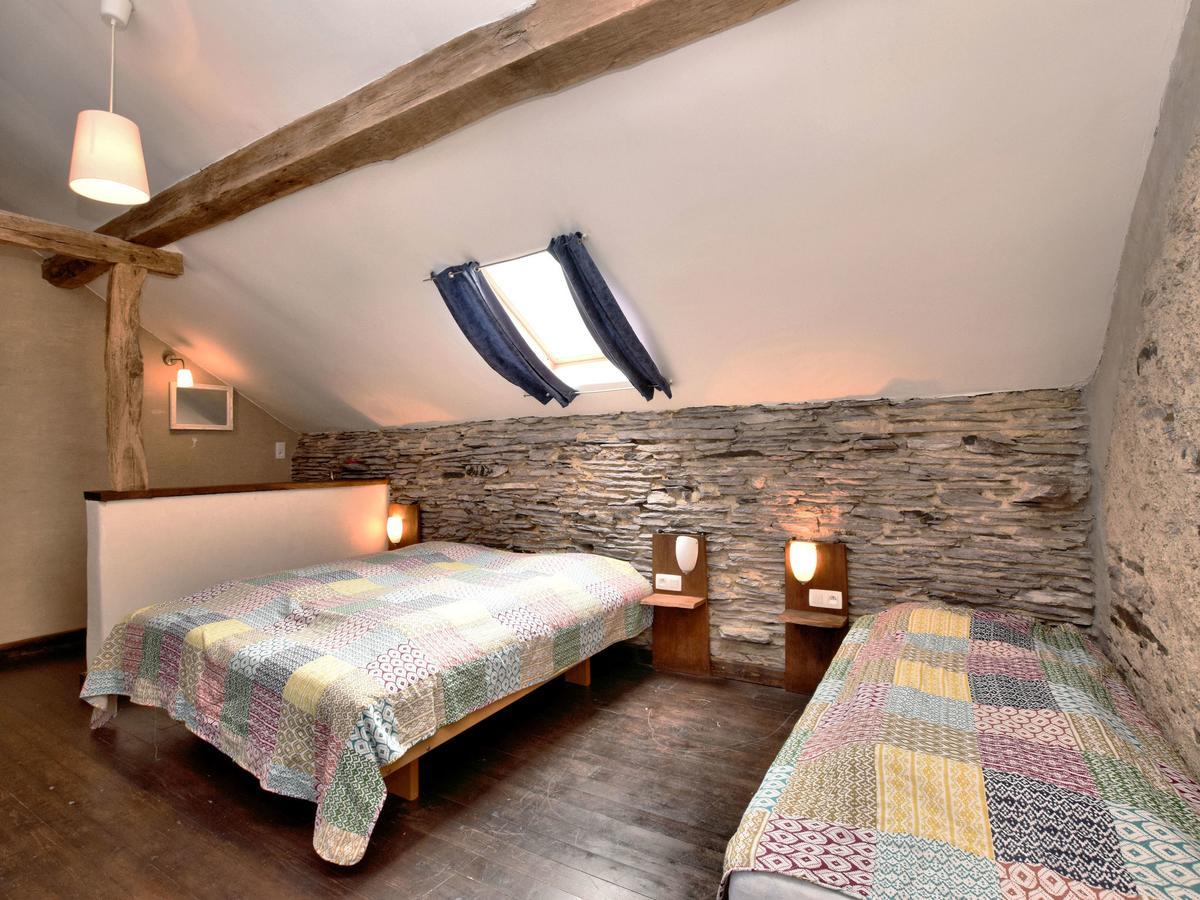 Spacious Holiday Home In Lierneux With Garden Eksteriør bilde