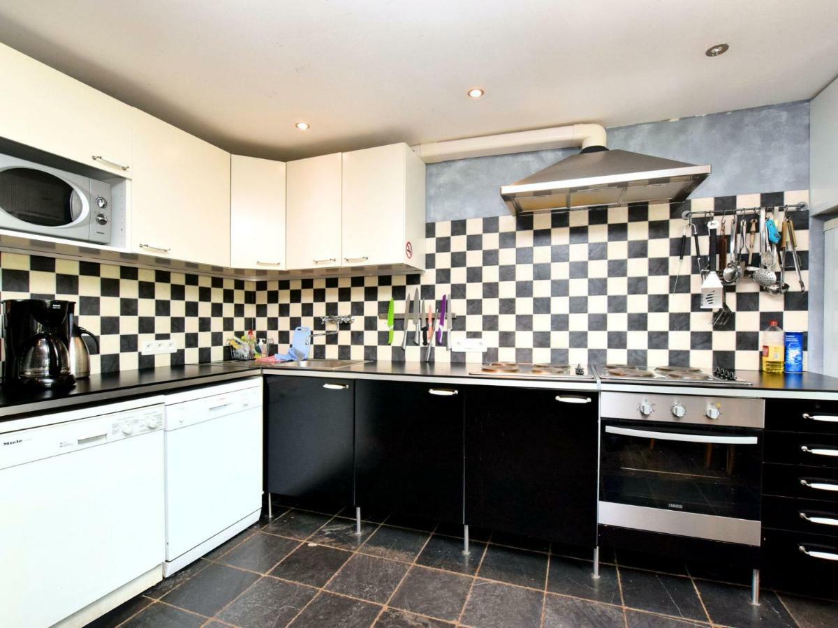 Spacious Holiday Home In Lierneux With Garden Eksteriør bilde